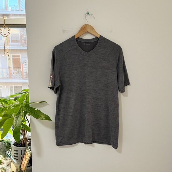 Lululemon Metal Vent Gray Short Sleeve Top Size Medium - Picture 1 of 7